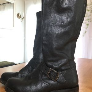 Women’s black Frye Veronica Slouch boot